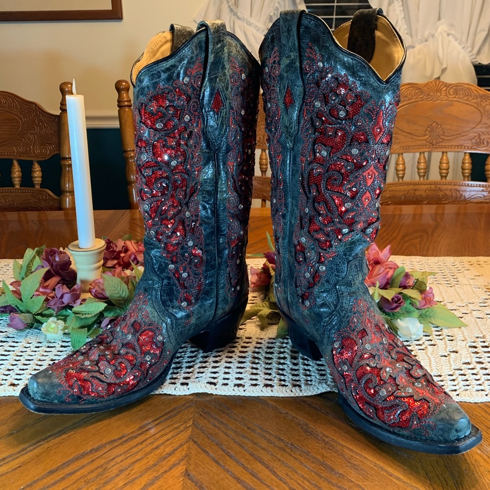 CORRAL WOMEN'S CRYSTAL AND RED SEQUIN INLAY WESTERN BOOTS - SNIP TOE